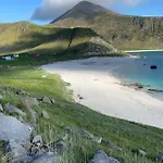 Arctic Waves Cottage, Haukland Дом отдыха *