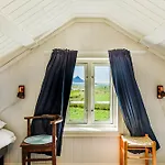 Arctic Waves Cottage, Haukland