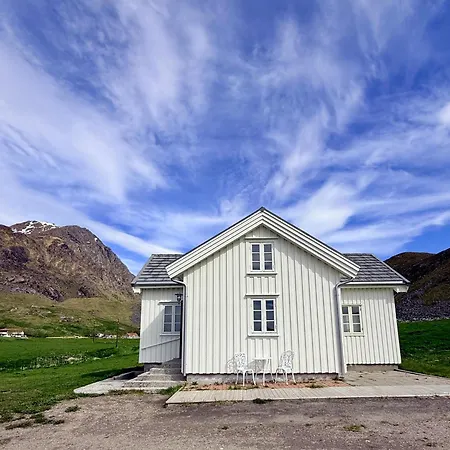 The Haukland House, Between Peaks & Sea 別荘 レクネス