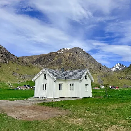 The Haukland House, Between Peaks & Sea * レクネス